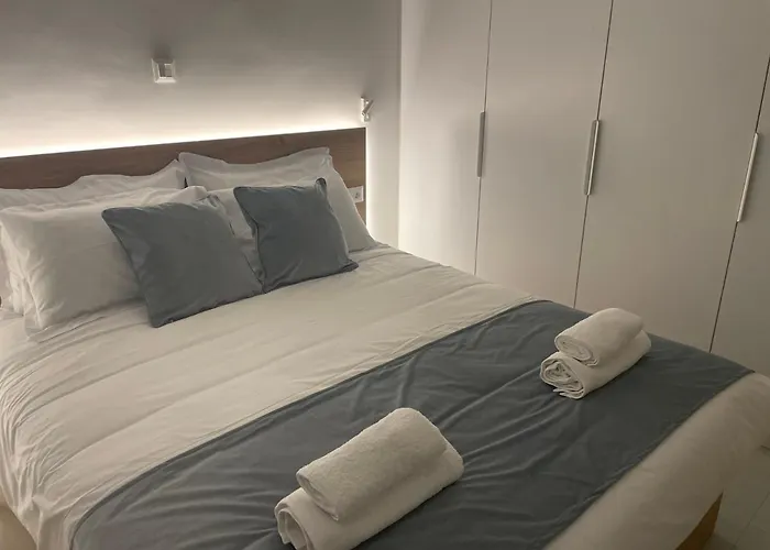 Athens Cosy Semi-Basement Apartment